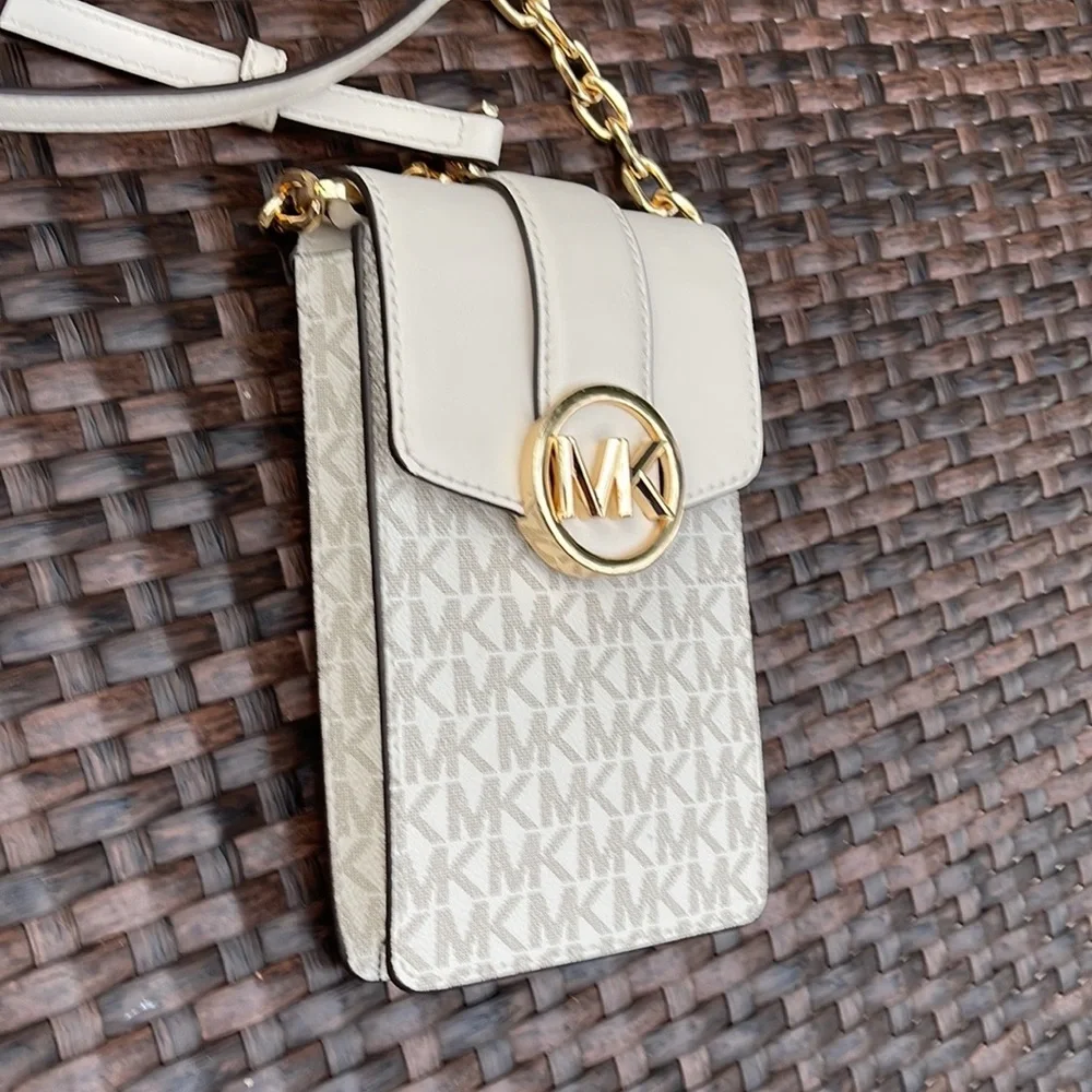 Michael Kors Carmen Small Logo Smartphone Crossbody Bag
Light Cream Multi - Picture 8 of 16